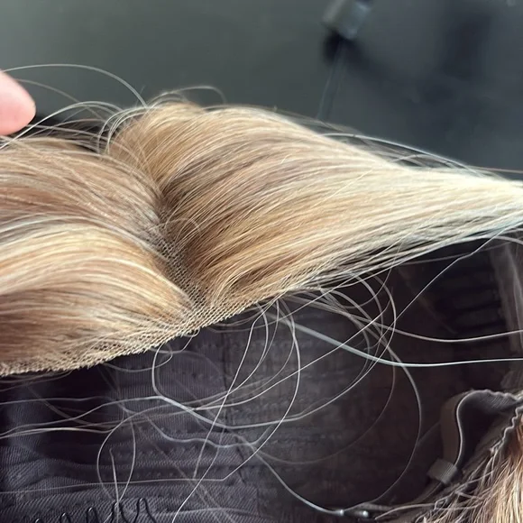 Chelsey Smith Crowns apricot standard size T-part wig - Picture 9 of 10